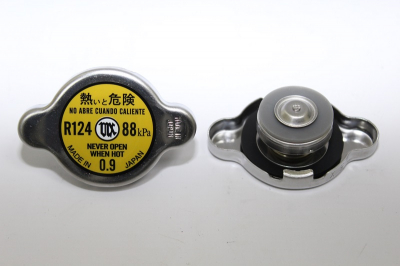 Крышка радиатора охлаждения FUTABA R124 0,9кг/см2 широкий клапан